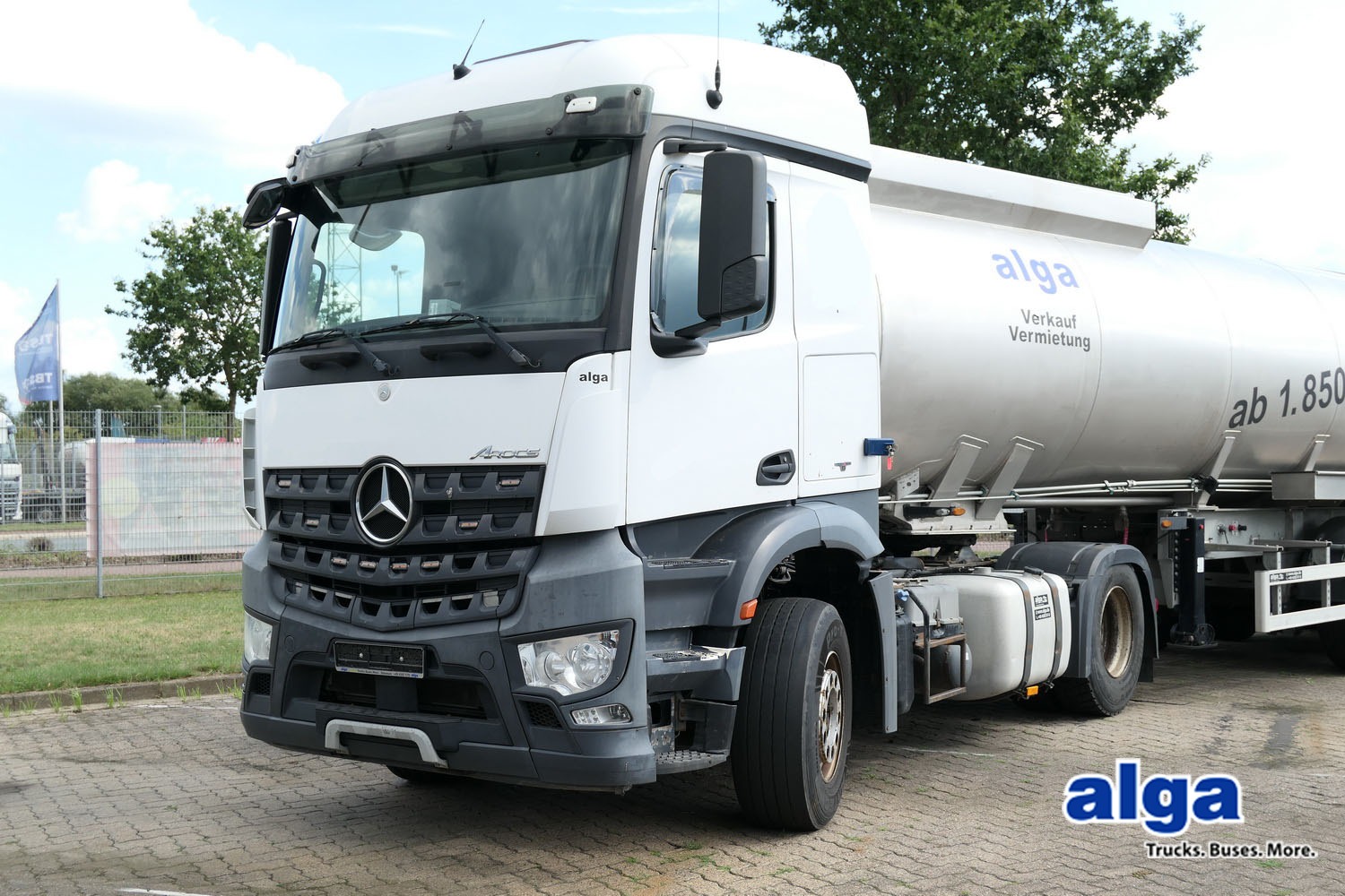 MERCEDES-BENZ 1845 Arocs  standard tractor unit